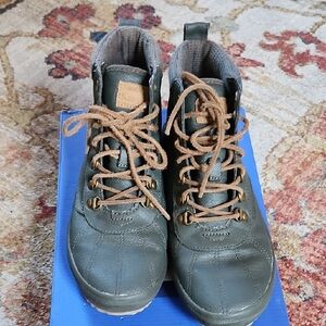 Green Leather Lace-Up Boots